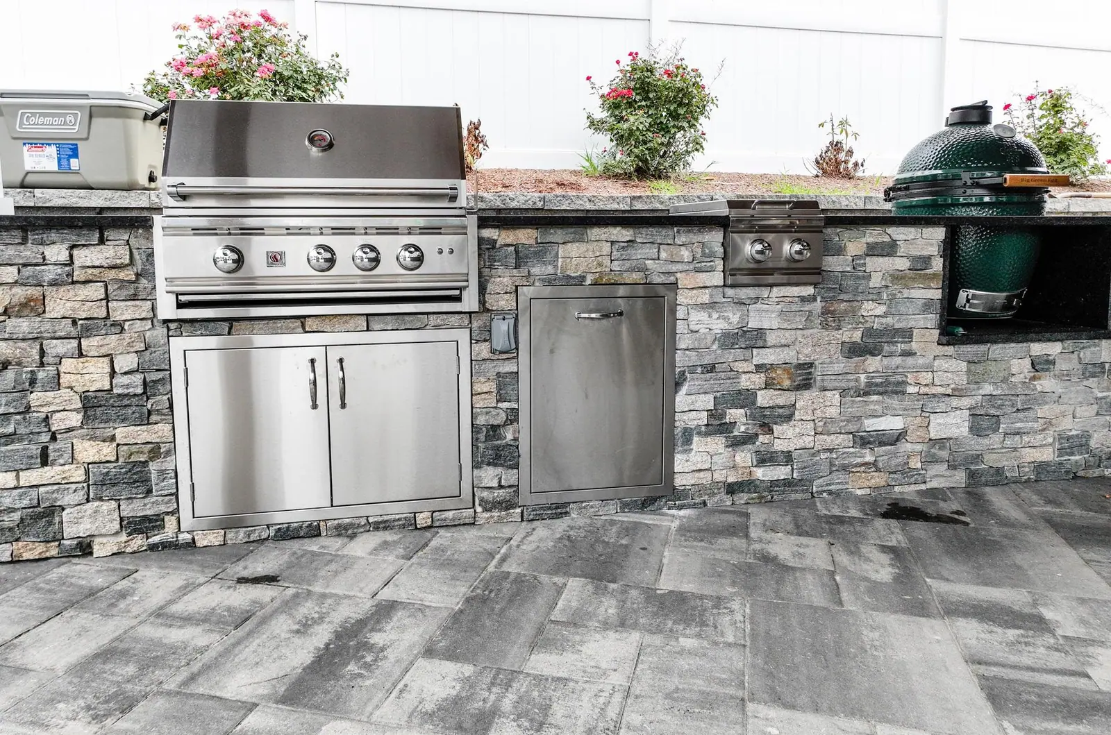 Outdoor Kitchens project in the Contrast Landscape project gallery