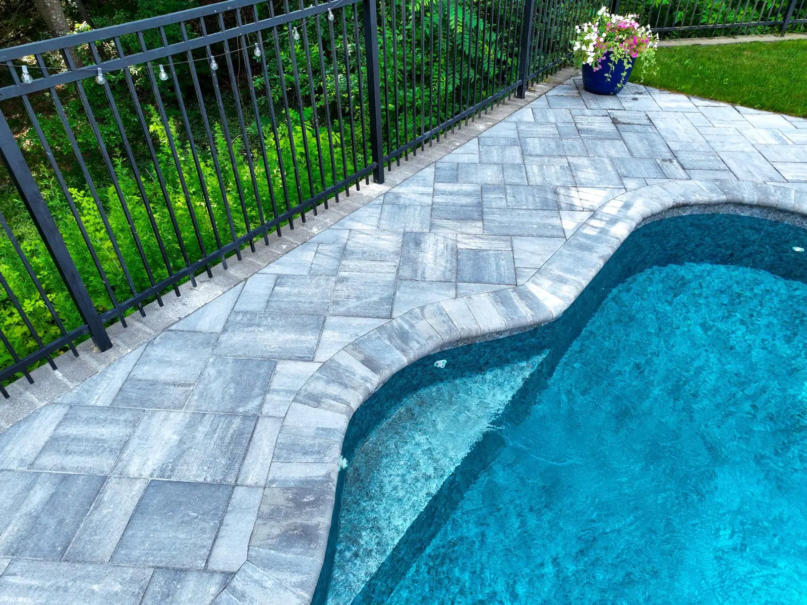 Pool Patios project in the Contrast Landscape project gallery