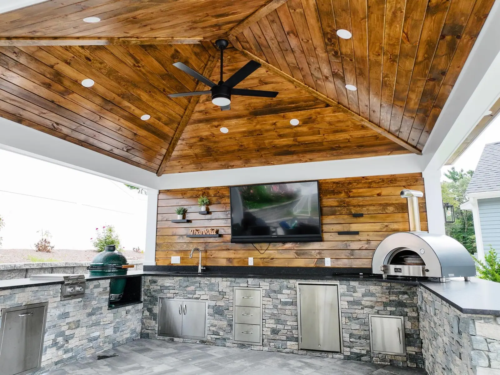Outdoor Kitchens project in the Contrast Landscape project gallery