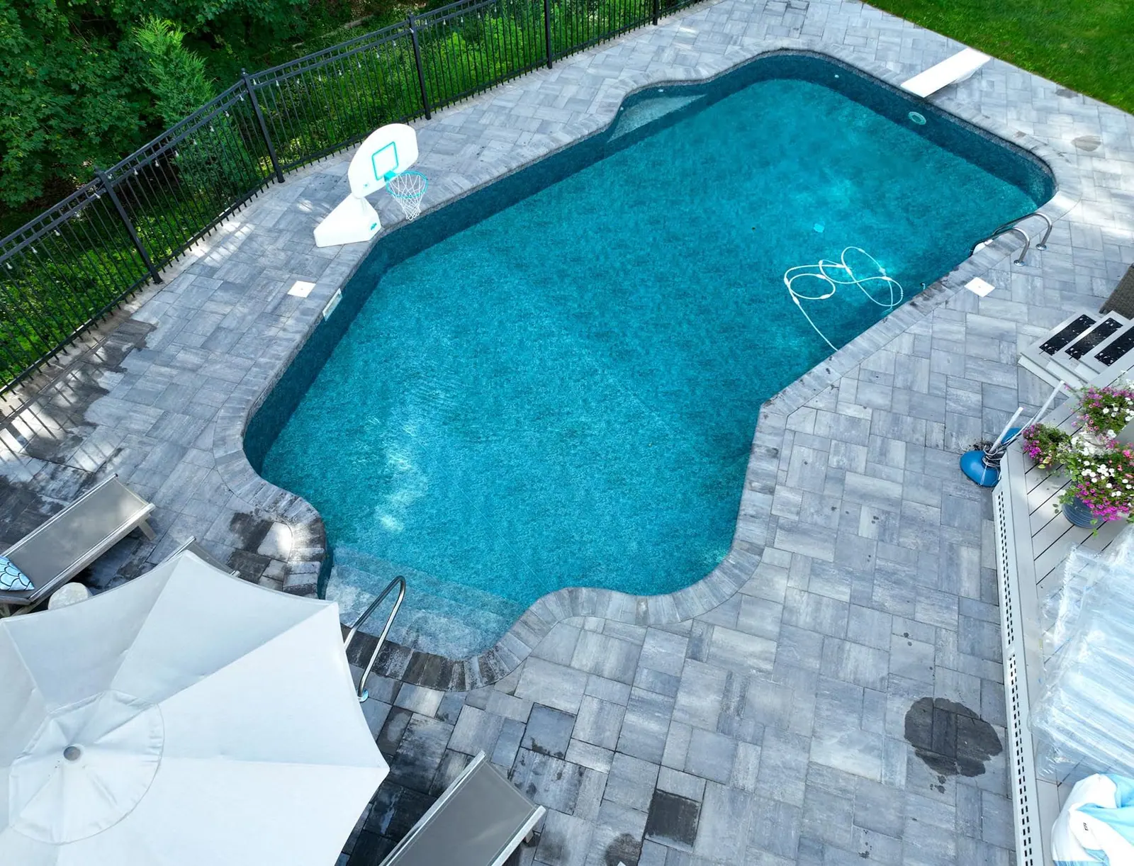 Pool Patios project in the Contrast Landscape project gallery