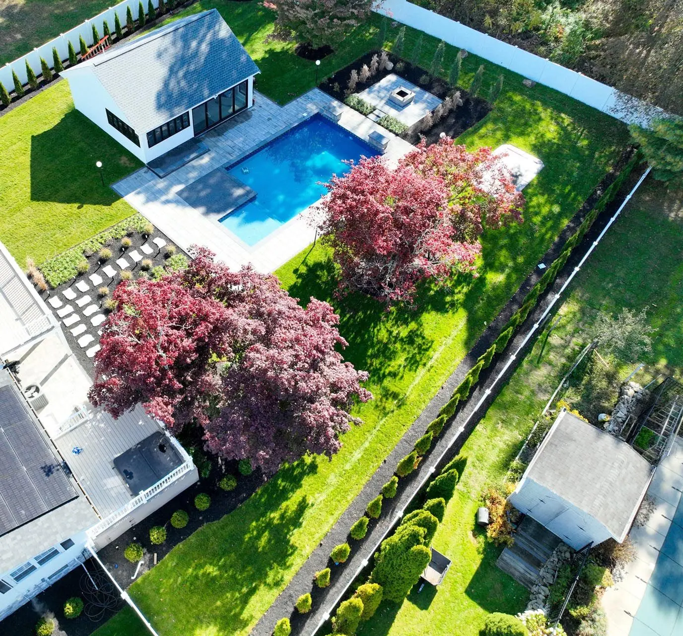 Outdoor landscaping and construction project in the Contrast Landscape project gallery