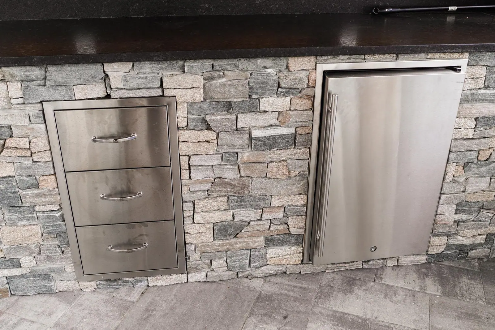 Outdoor Kitchens project in the Contrast Landscape project gallery