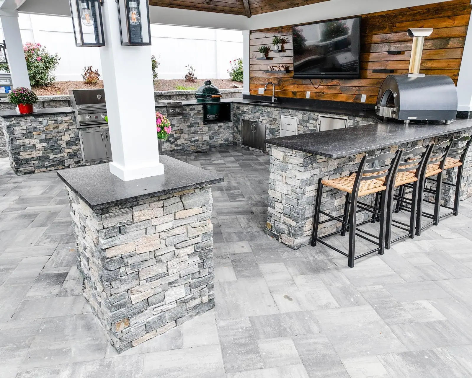 Outdoor Kitchens project in the Contrast Landscape project gallery