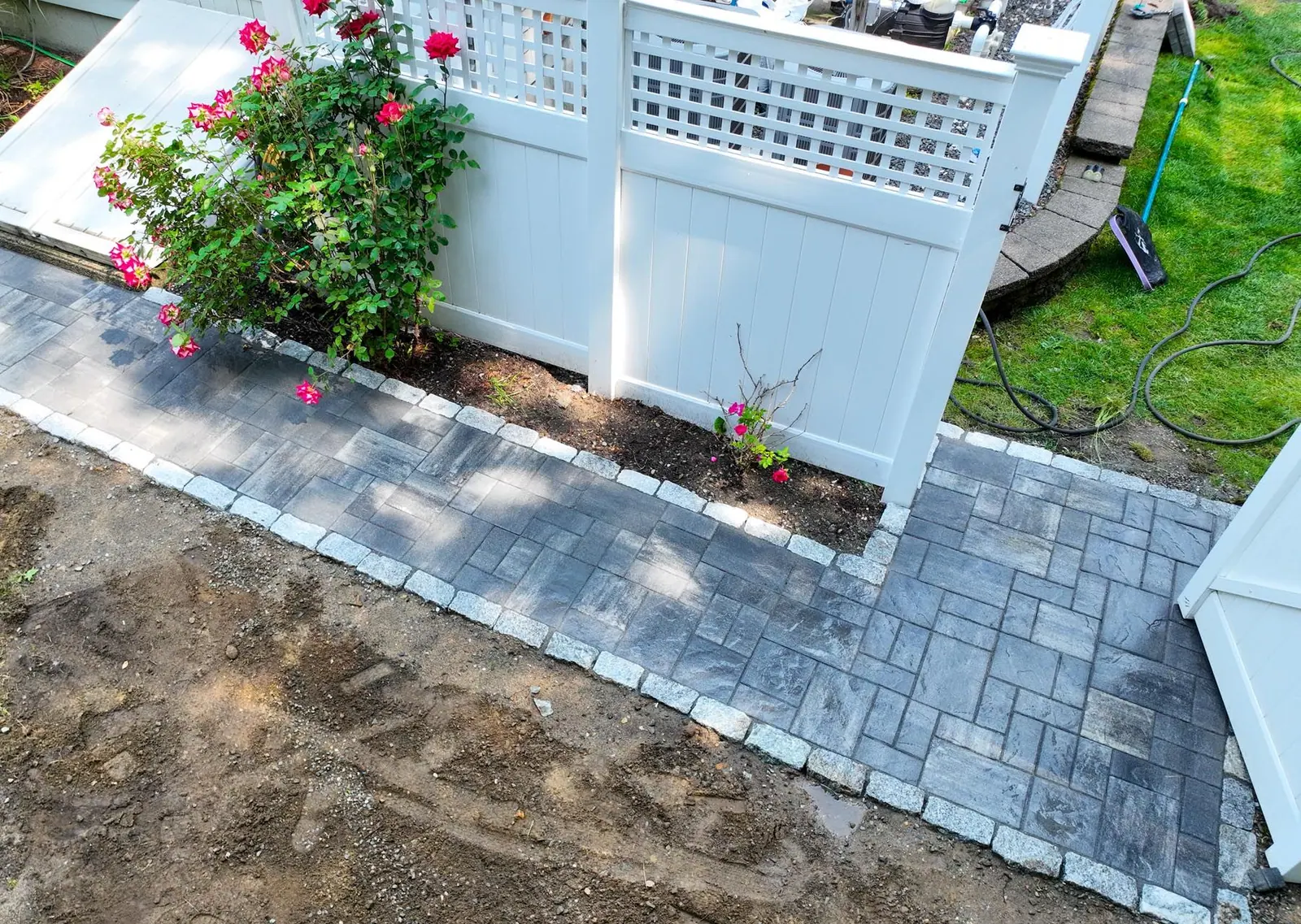 Outdoor landscaping and construction project in the Contrast Landscape project gallery